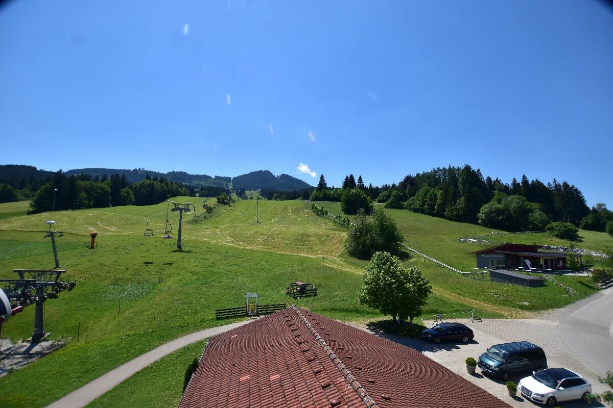 Archived image Webcam Nesselwang - Alpspitzbahn Base Station