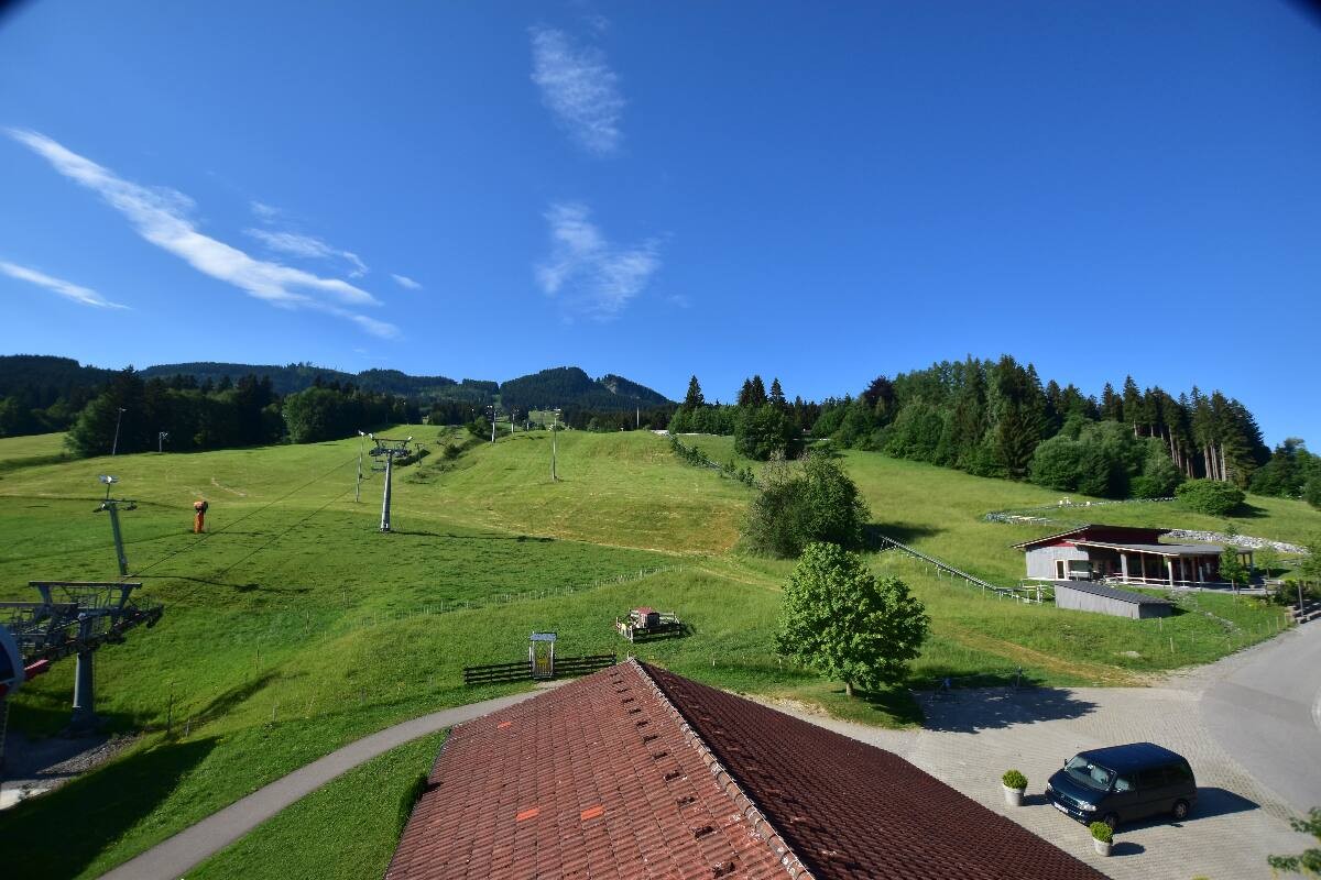 Archived image Webcam Nesselwang - Alpspitzbahn Base Station