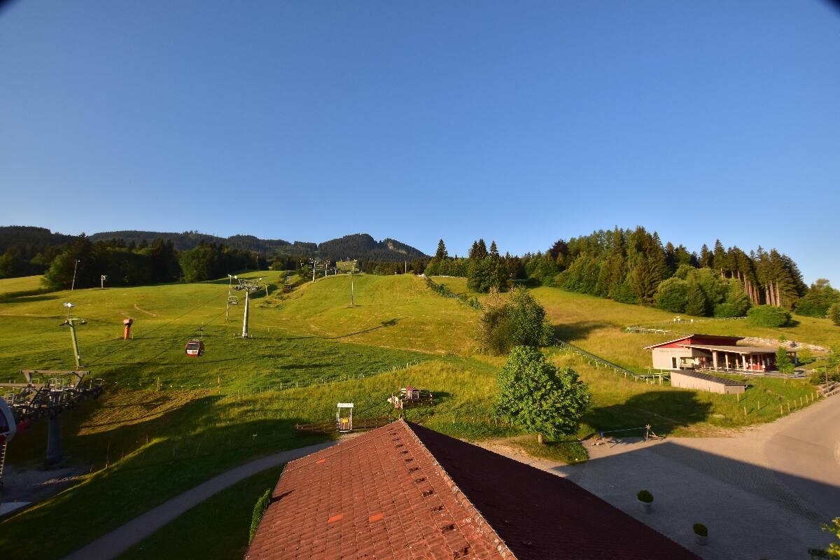 Archived image Webcam Nesselwang - Alpspitzbahn Base Station