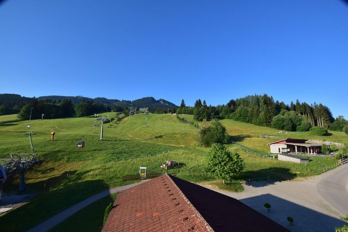 Archived image Webcam Nesselwang - Alpspitzbahn Base Station