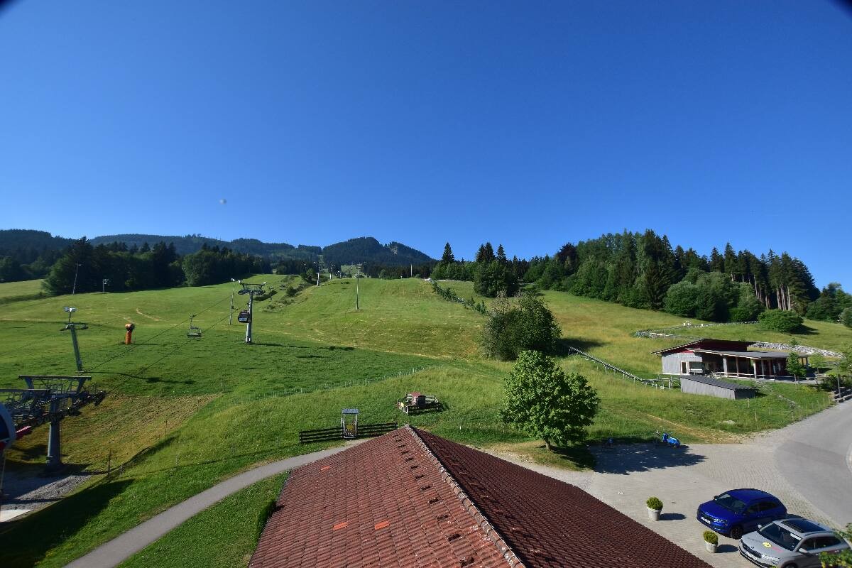 Archived image Webcam Nesselwang - Alpspitzbahn Base Station