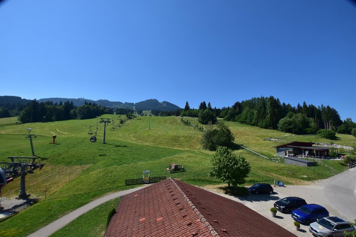 Archived image Webcam Nesselwang - Alpspitzbahn Base Station