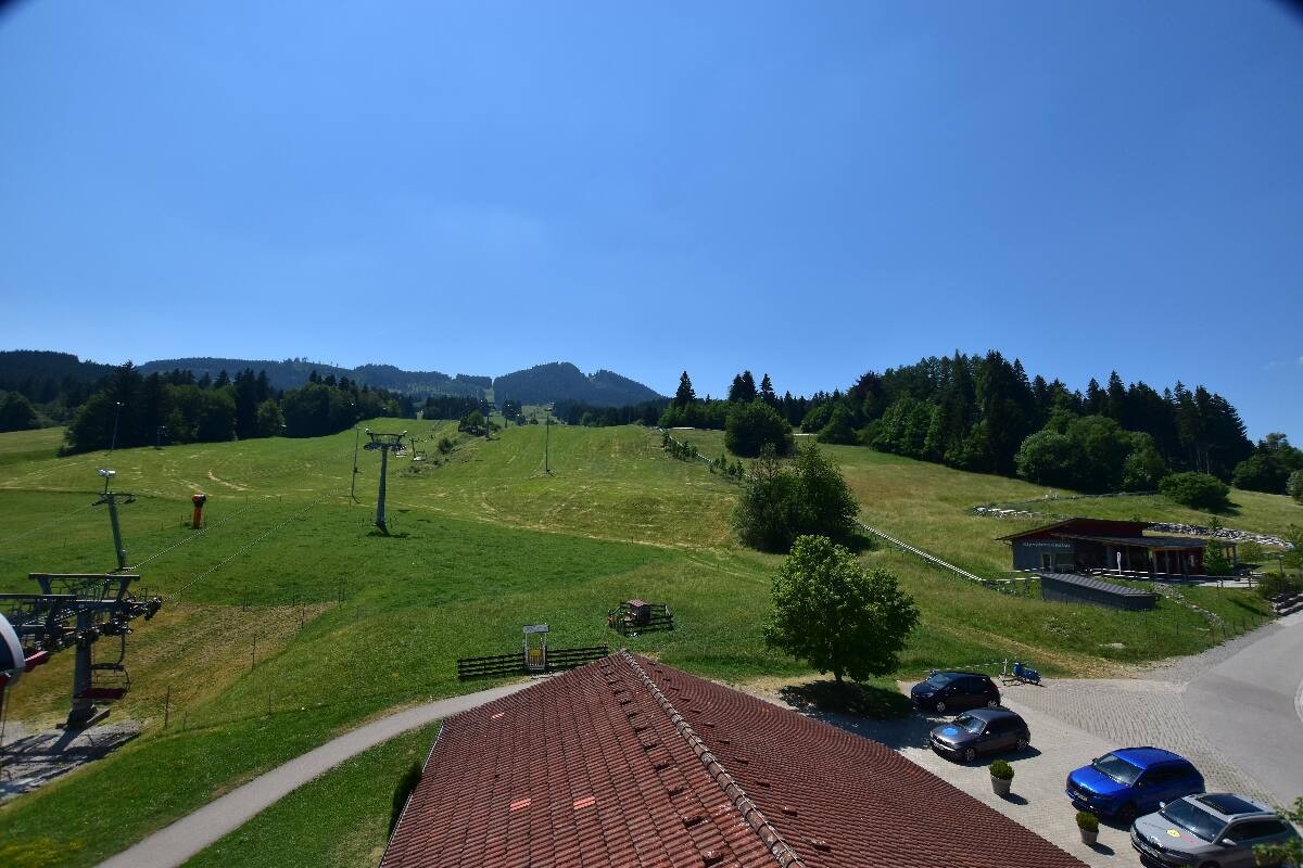 Archived image Webcam Nesselwang - Alpspitzbahn Base Station