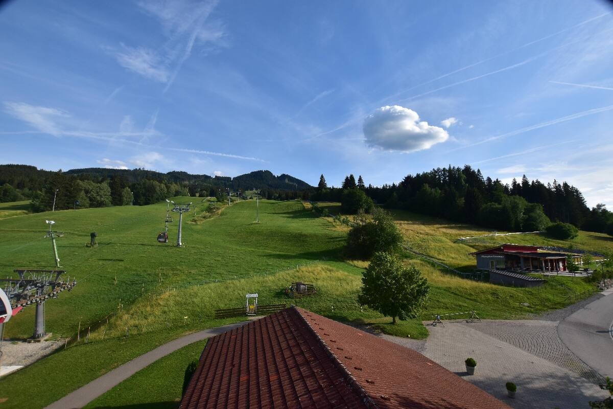 Archived image Webcam Nesselwang - Alpspitzbahn Base Station