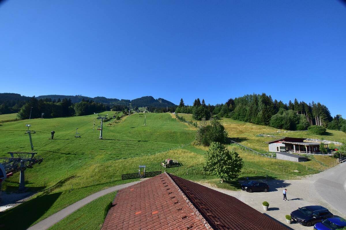 Archived image Webcam Nesselwang - Alpspitzbahn Base Station
