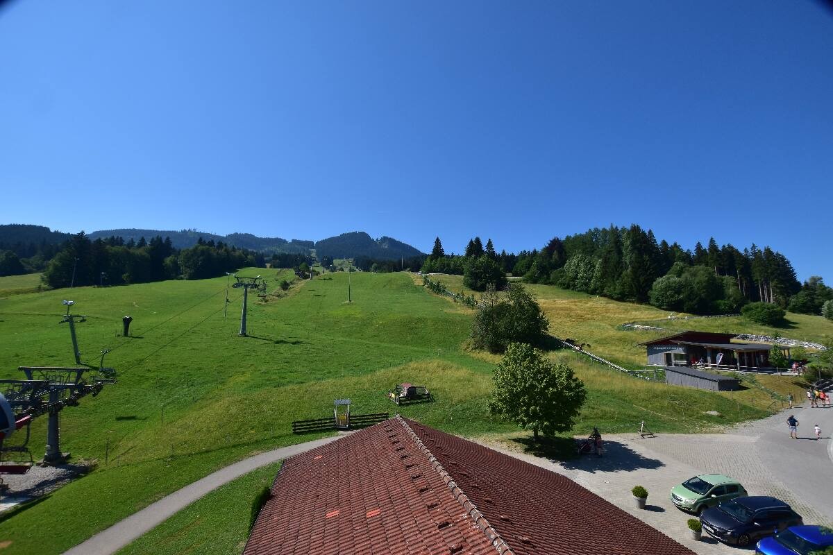 Archived image Webcam Nesselwang - Alpspitzbahn Base Station