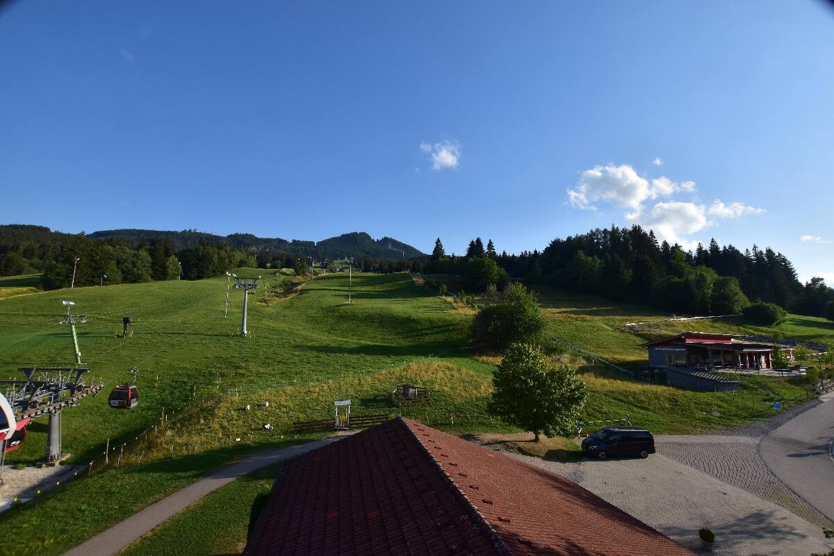 Archived image Webcam Nesselwang - Alpspitzbahn Base Station
