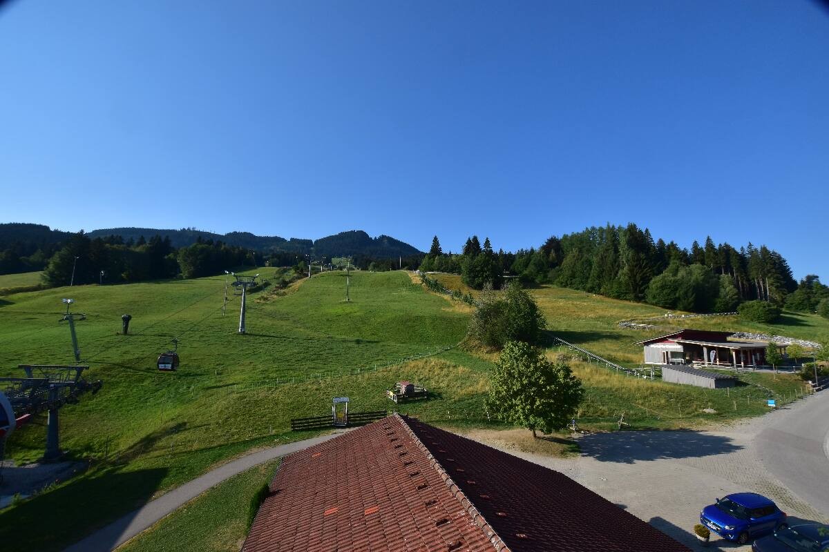Archived image Webcam Nesselwang - Alpspitzbahn Base Station