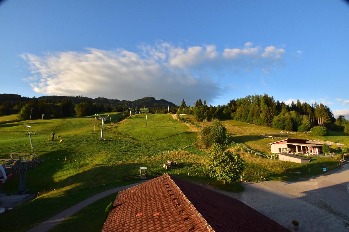 Archived image Webcam Nesselwang - Alpspitzbahn Base Station