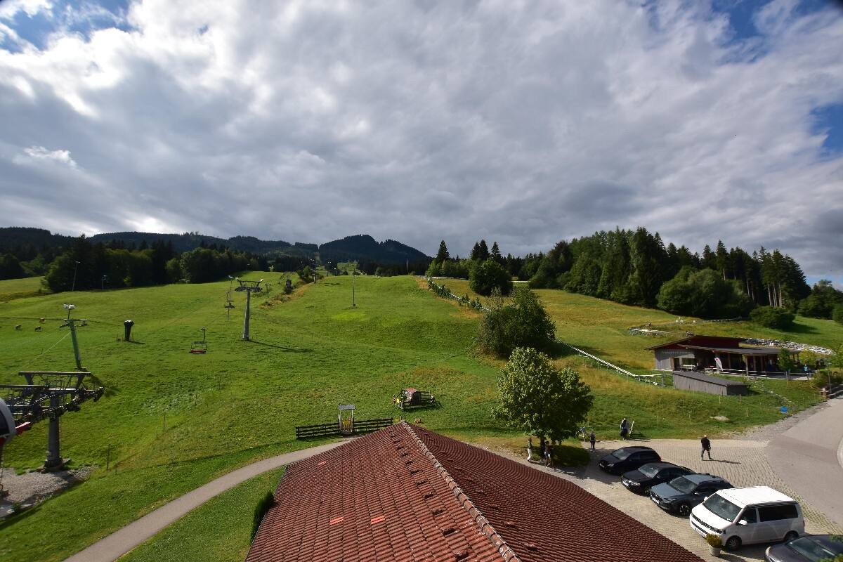 Archived image Webcam Nesselwang - Alpspitzbahn Base Station