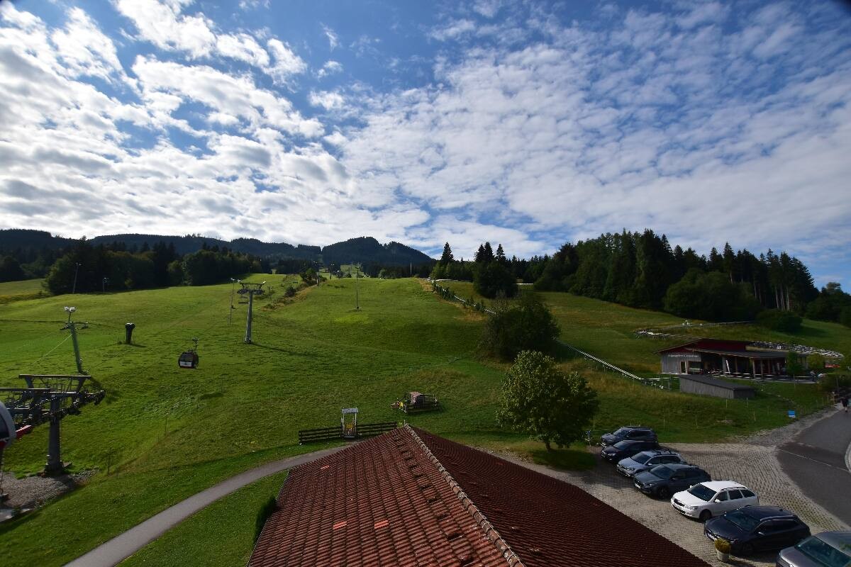 Archived image Webcam Nesselwang - Alpspitzbahn Base Station