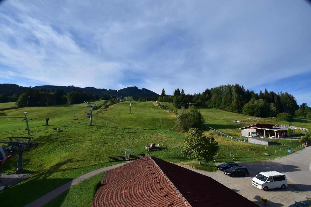 Archived image Webcam Nesselwang - Alpspitzbahn Base Station