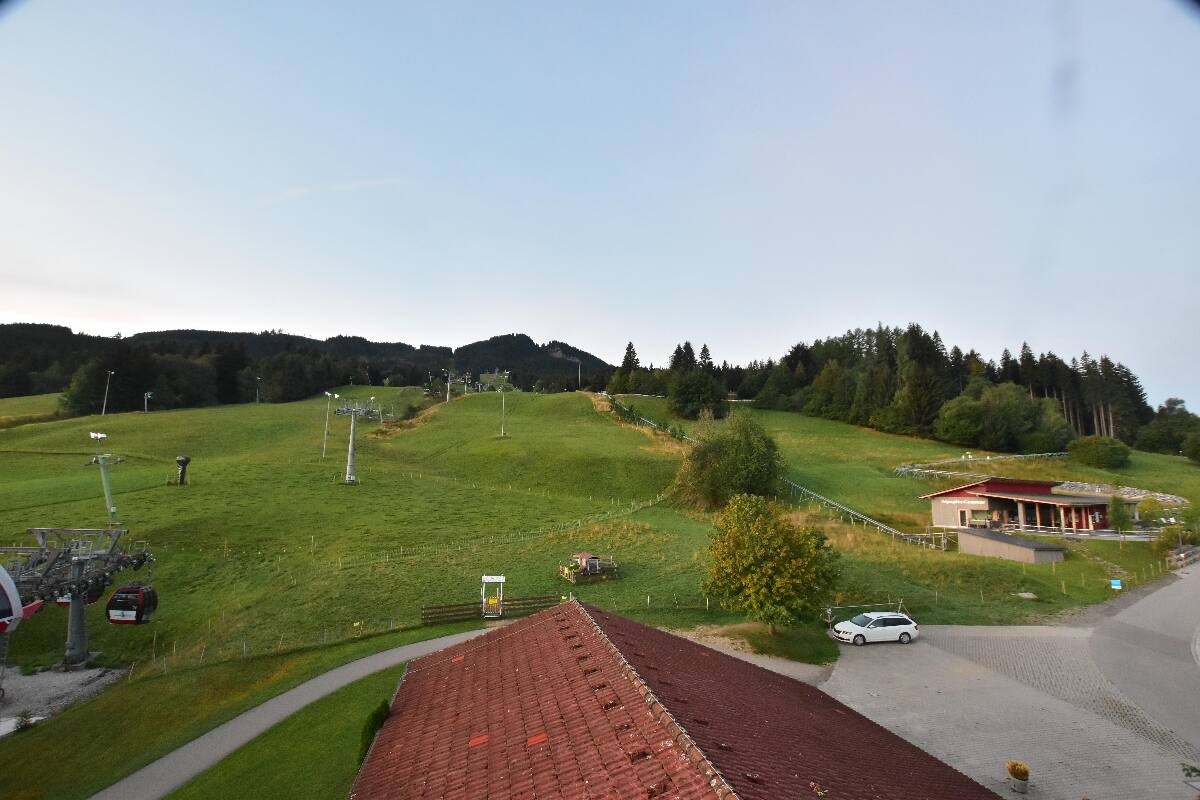 Archived image Webcam Nesselwang - Alpspitzbahn Base Station