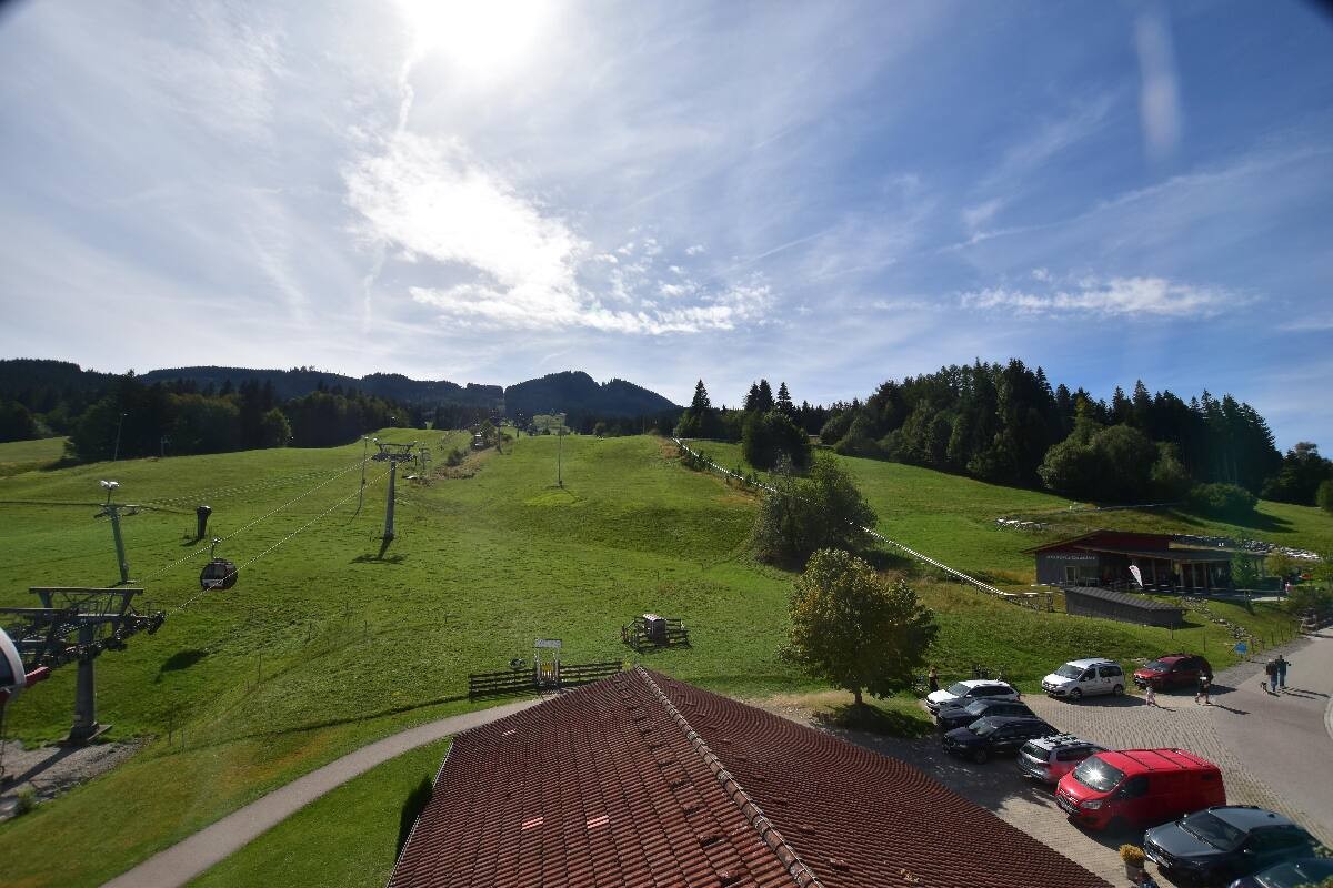 Archived image Webcam Nesselwang - Alpspitzbahn Base Station