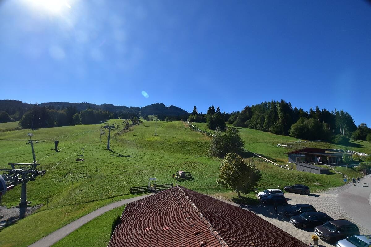 Archived image Webcam Nesselwang - Alpspitzbahn Base Station