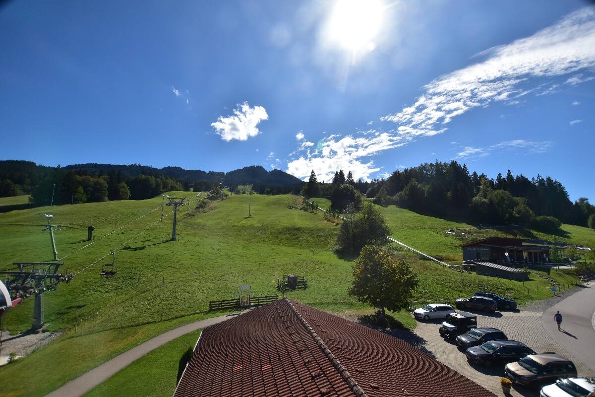 Archived image Webcam Nesselwang - Alpspitzbahn Base Station
