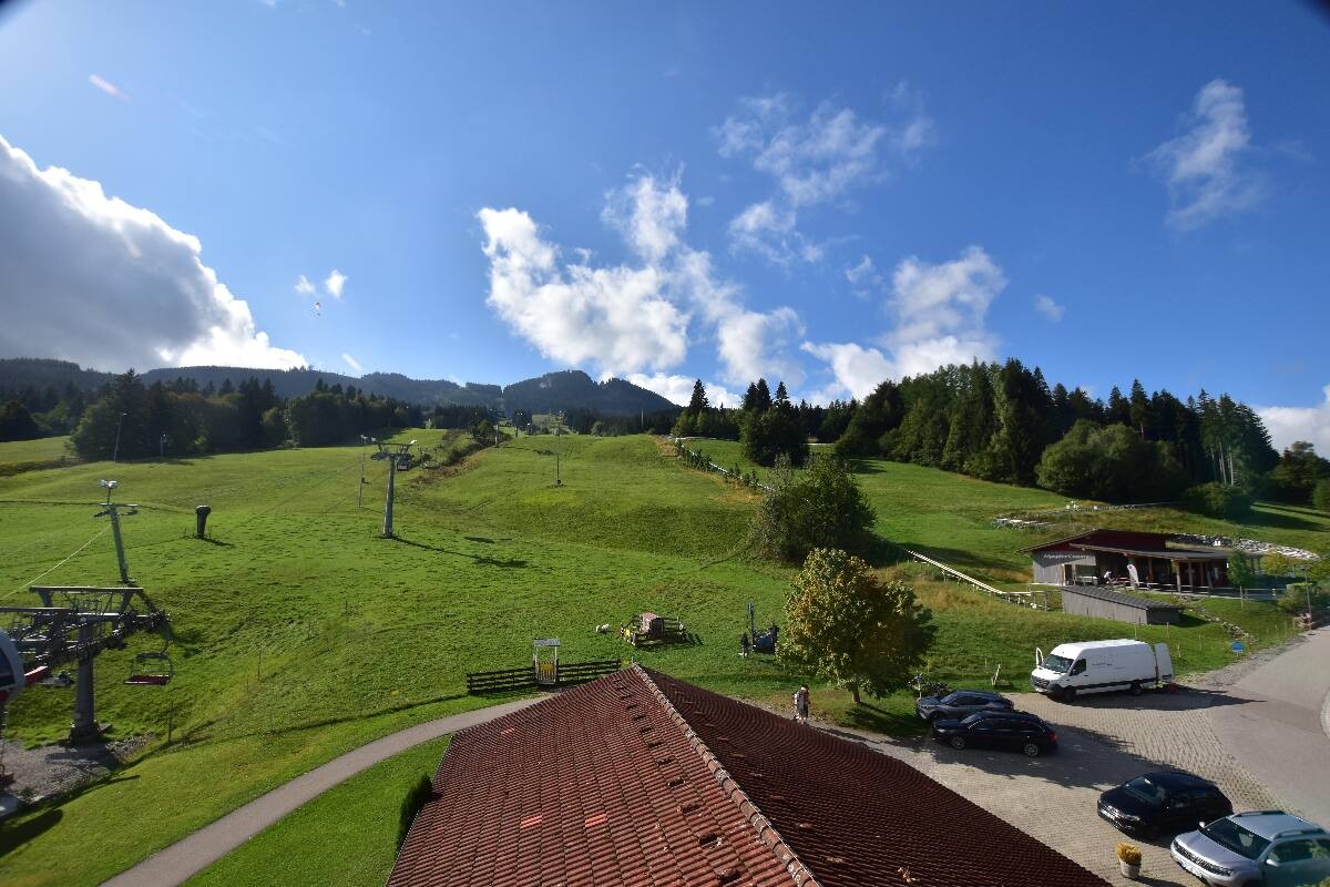 Archived image Webcam Nesselwang - Alpspitzbahn Base Station