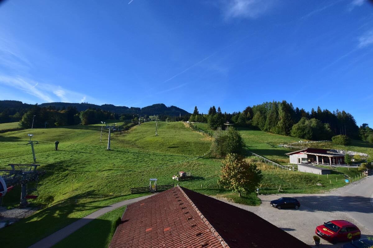 Archived image Webcam Nesselwang - Alpspitzbahn Base Station