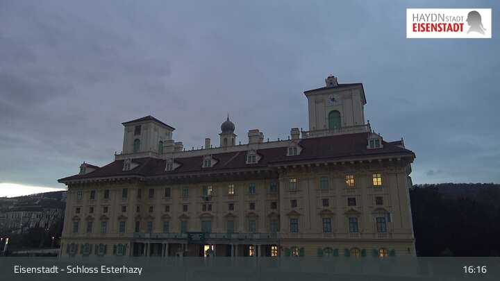 Archiv Foto Webcam Eisenstadt - Schloss Esterházy