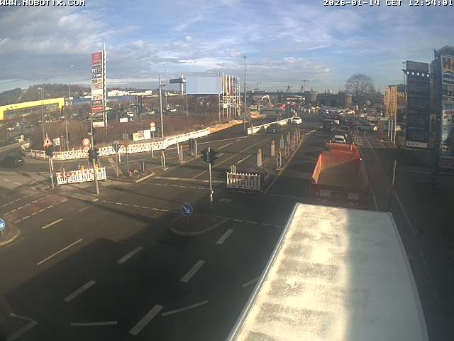 Archived image Webcam Ulm - View Blaubeurer Street