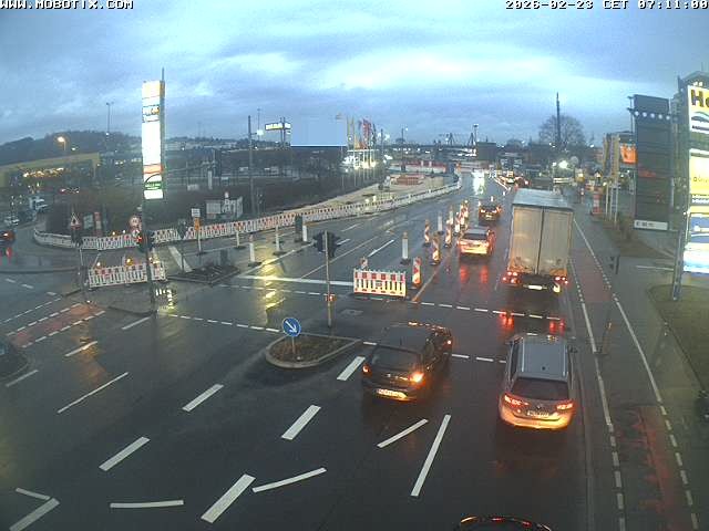 Archived image Webcam Ulm - View Blaubeurer Street