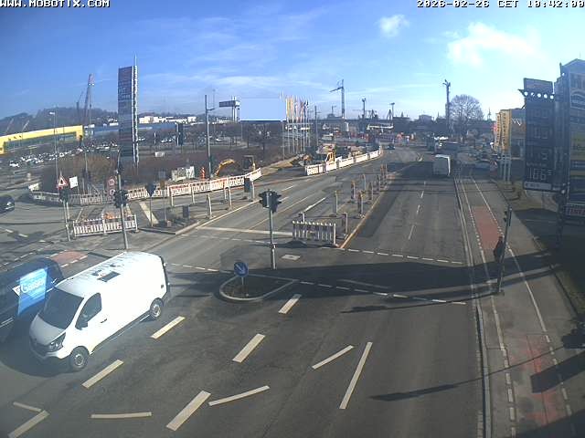 Archived image Webcam Ulm - View Blaubeurer Street