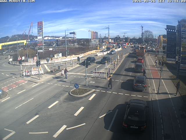 Archived image Webcam Ulm - View Blaubeurer Street