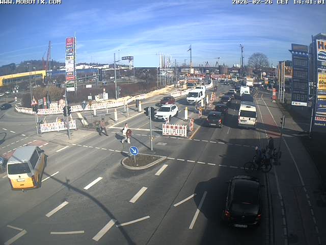 Archived image Webcam Ulm - View Blaubeurer Street