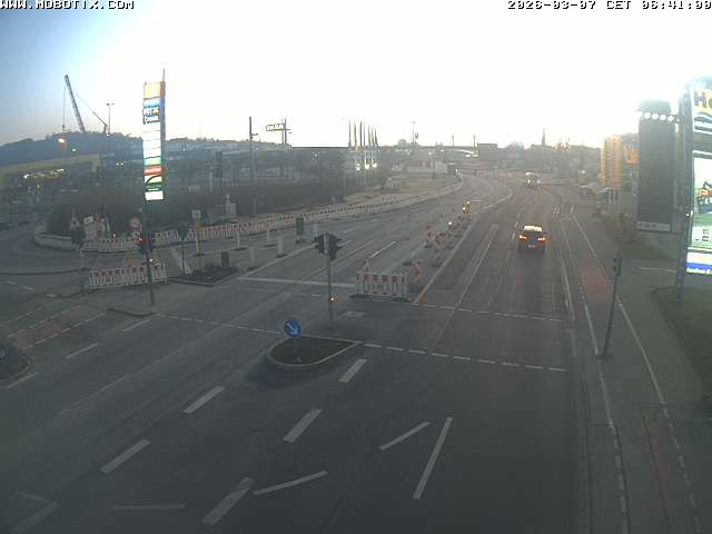 Archived image Webcam Ulm - View Blaubeurer Street