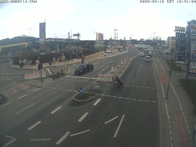 Archived image Webcam Ulm - View Blaubeurer Street