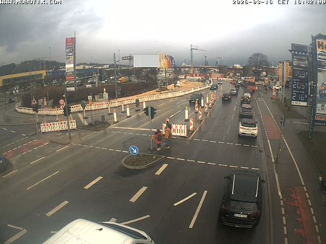 Archived image Webcam Ulm - View Blaubeurer Street