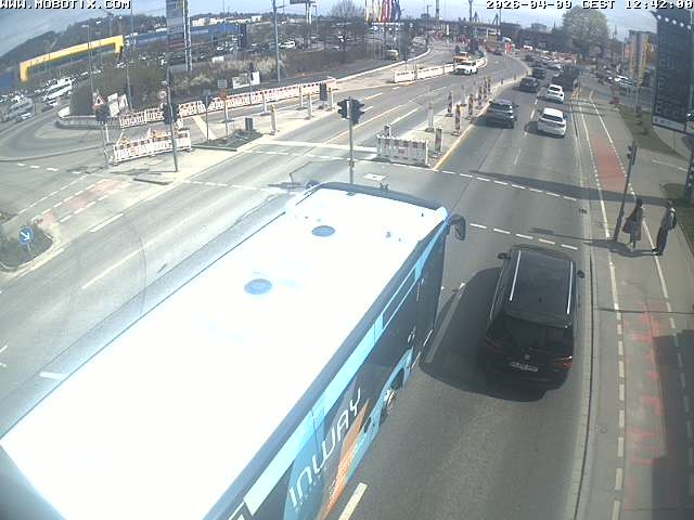 Archived image Webcam Ulm - View Blaubeurer Street