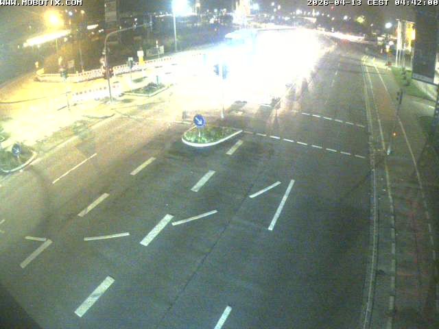 Archived image Webcam Ulm - View Blaubeurer Street