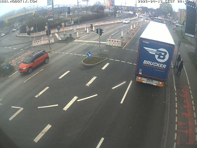 Archived image Webcam Ulm - View Blaubeurer Street