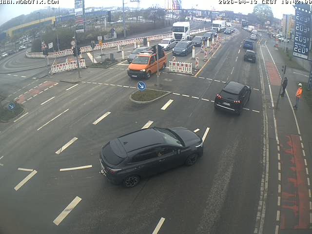 Archived image Webcam Ulm - View Blaubeurer Street