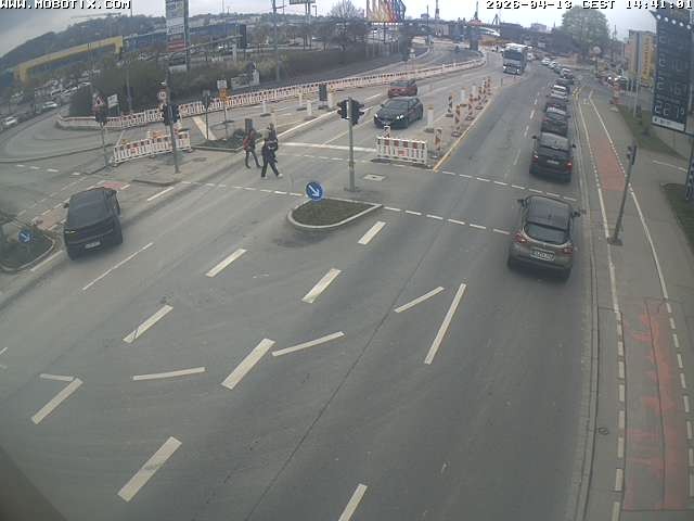 Archived image Webcam Ulm - View Blaubeurer Street
