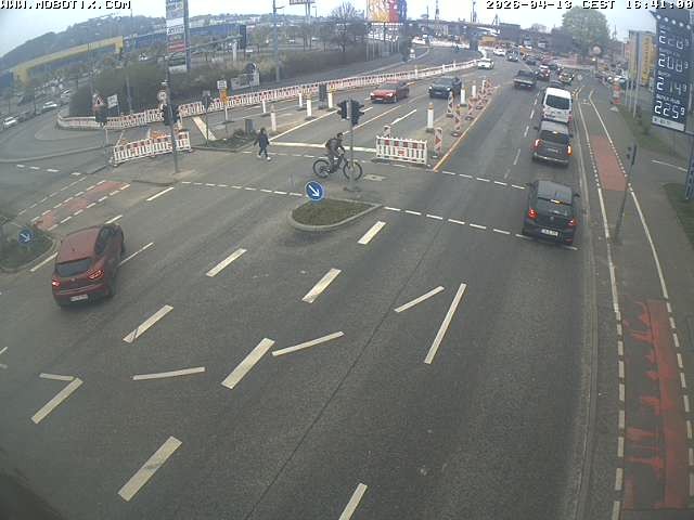 Archived image Webcam Ulm - View Blaubeurer Street