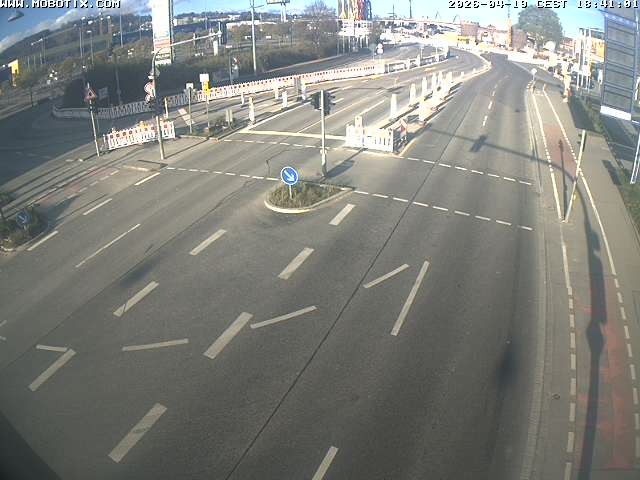 Archived image Webcam Ulm - View Blaubeurer Street