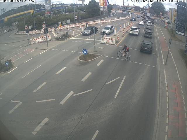 Archived image Webcam Ulm - View Blaubeurer Street