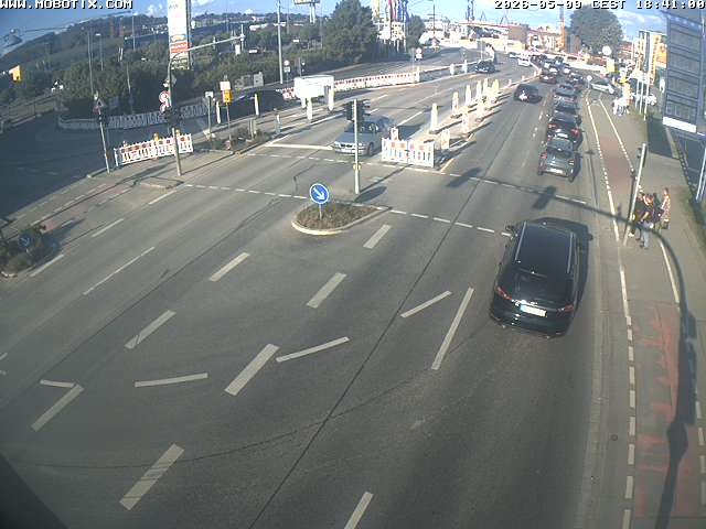 Archived image Webcam Ulm - View Blaubeurer Street