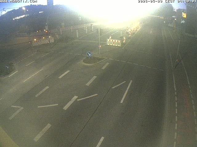 Archived image Webcam Ulm - View Blaubeurer Street