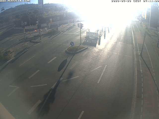 Archived image Webcam Ulm - View Blaubeurer Street