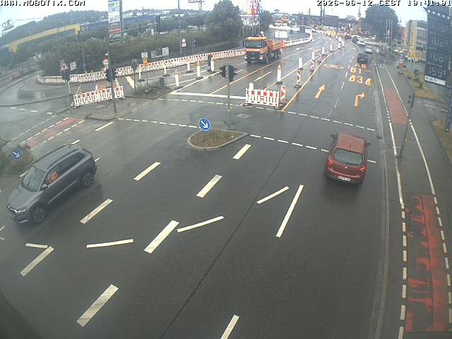 Archived image Webcam Ulm - View Blaubeurer Street