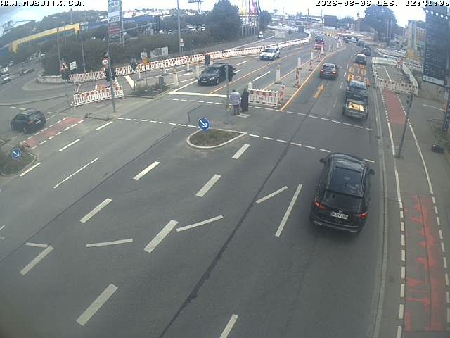 Archived image Webcam Ulm - View Blaubeurer Street
