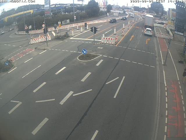 Archived image Webcam Ulm - View Blaubeurer Street