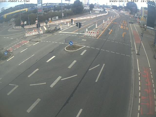 Archived image Webcam Ulm - View Blaubeurer Street
