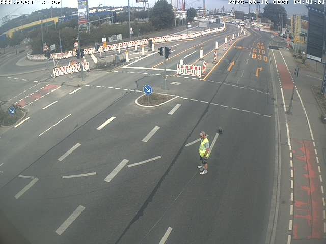 Archived image Webcam Ulm - View Blaubeurer Street