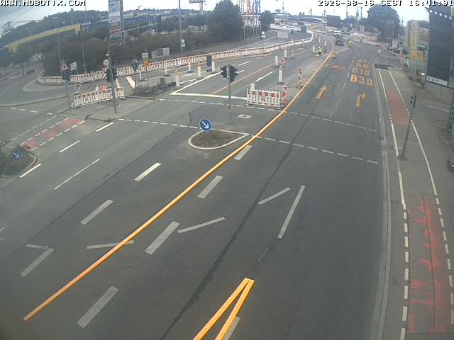 Archived image Webcam Ulm - View Blaubeurer Street