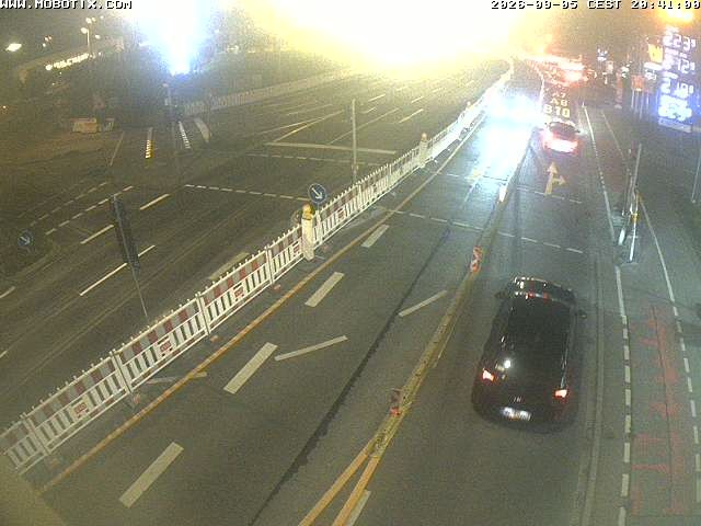 Archived image Webcam Ulm - View Blaubeurer Street