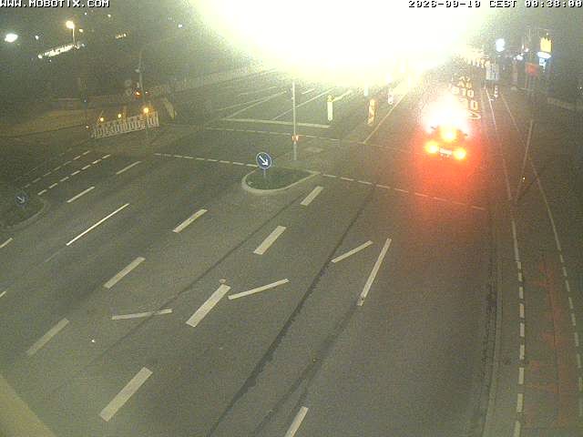 Archived image Webcam Ulm - View Blaubeurer Street